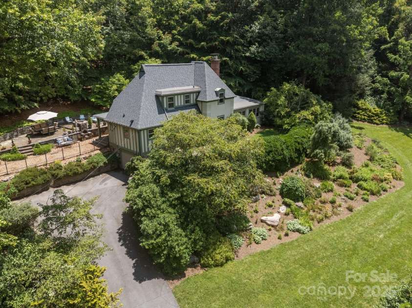 12 Rice Branch Road, Asheville, NC 28804.  MLS# CAR4277334, YatesRealty ID 31839. 
