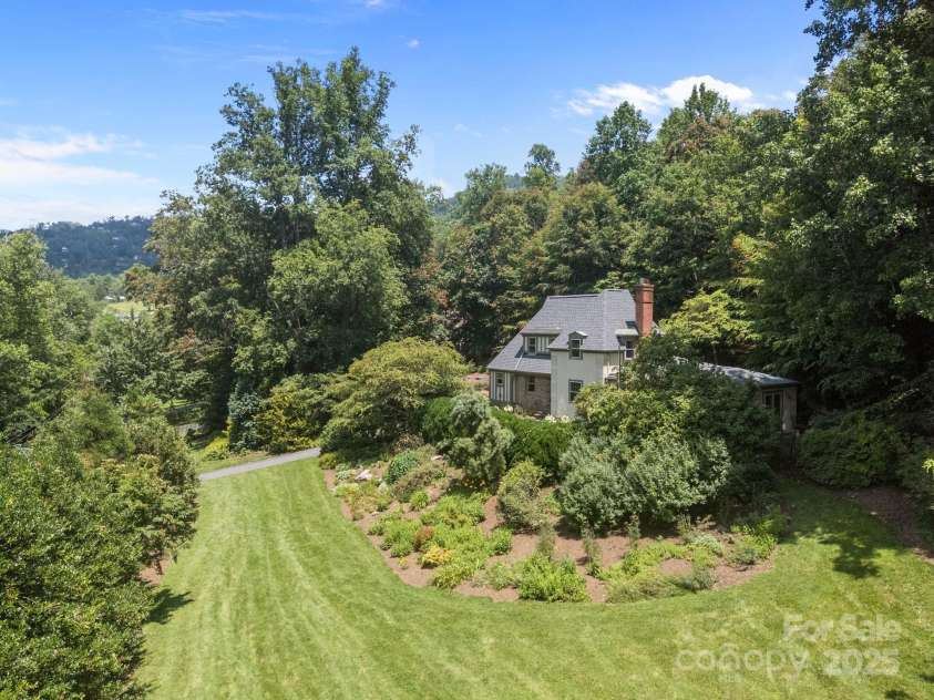 12 Rice Branch Road, Asheville, NC 28804.  MLS# CAR4277334, YatesRealty ID 31839. 
