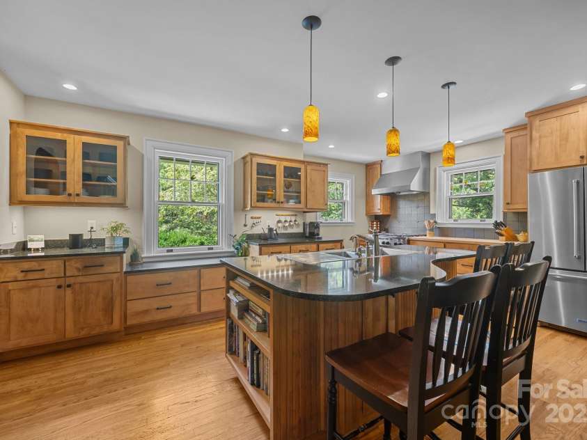 12 Rice Branch Road, Asheville, NC 28804.  MLS# CAR4277334, YatesRealty ID 31839. 