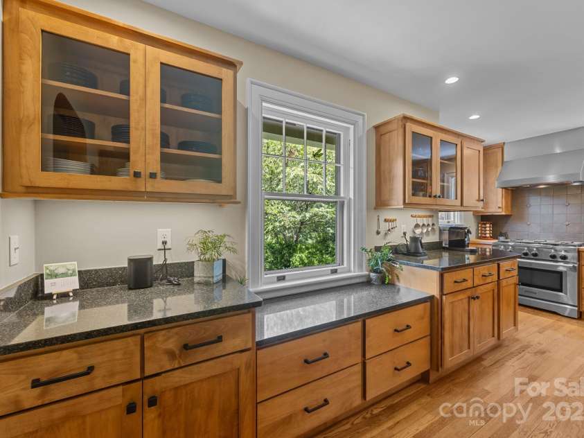 12 Rice Branch Road, Asheville, NC 28804.  MLS# CAR4277334, YatesRealty ID 31839. 