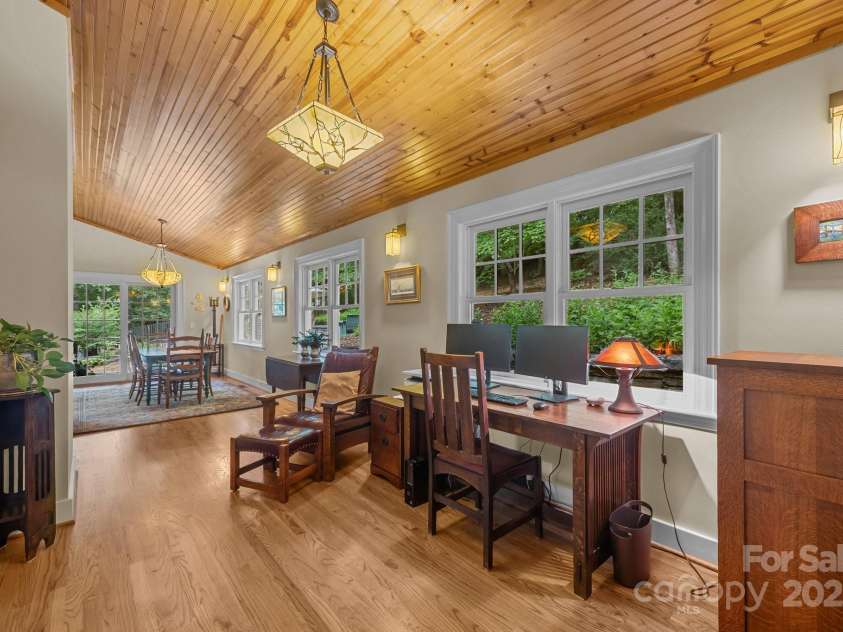 12 Rice Branch Road, Asheville, NC 28804.  MLS# CAR4277334, YatesRealty ID 31839. 