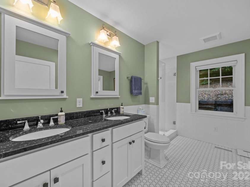 12 Rice Branch Road, Asheville, NC 28804.  MLS# CAR4277334, YatesRealty ID 31839. 