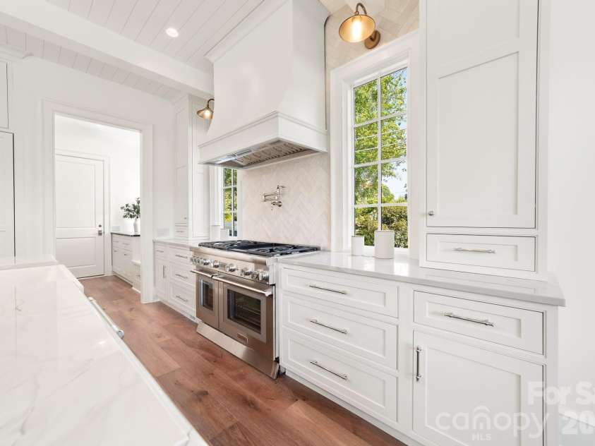 222 Walnut Street, Davidson, NC 28036.  MLS# CAR4370424, YatesRealty ID 31839. 