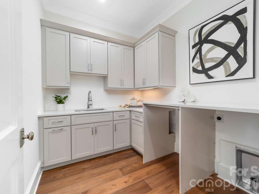 222 Walnut Street, Davidson, NC 28036.  MLS# CAR4370424, YatesRealty ID 31839. 