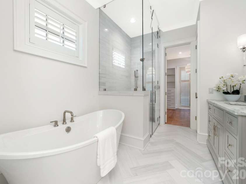 222 Walnut Street, Davidson, NC 28036.  MLS# CAR4370424, YatesRealty ID 31839. 