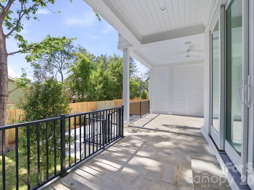 222 Walnut Street, Davidson, NC 28036.  MLS# CAR4370424, YatesRealty ID 31839. 