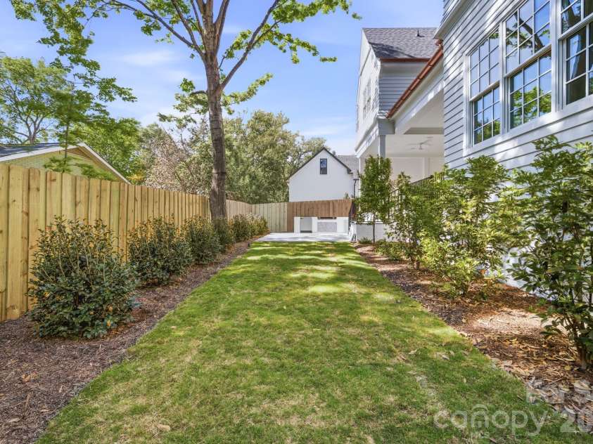 222 Walnut Street, Davidson, NC 28036.  MLS# CAR4370424, YatesRealty ID 31839. 
