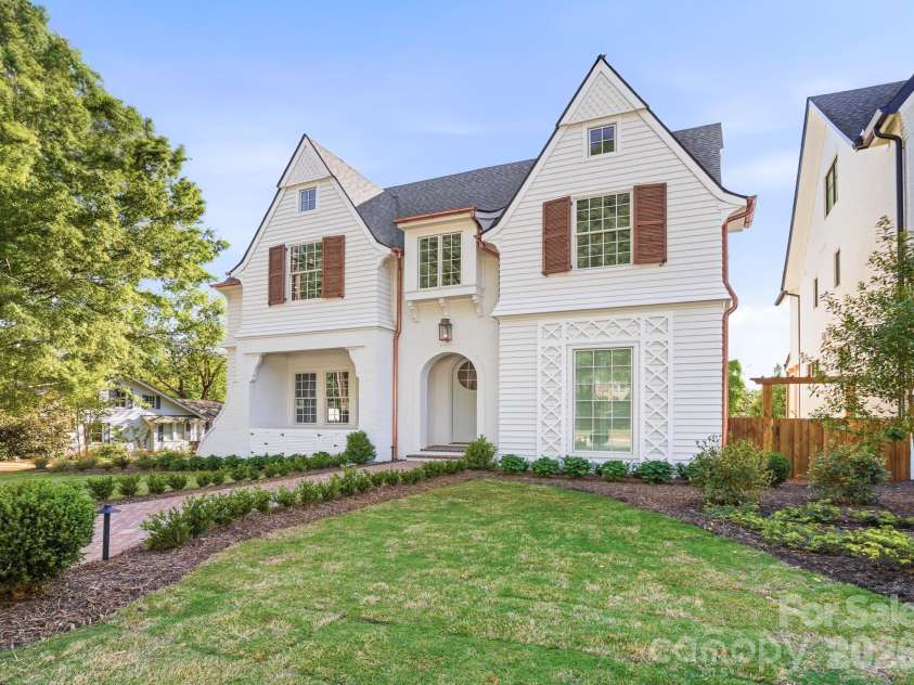 222 Walnut Street, Davidson, NC 28036.  MLS# CAR4370424, YatesRealty ID 31839. 