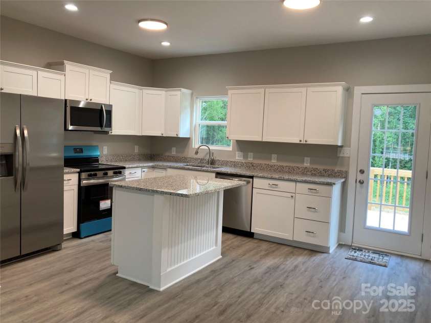 318 Davis Park Road, Gastonia, NC 28052.  MLS# CAR4287400, YatesRealty ID 3184. 