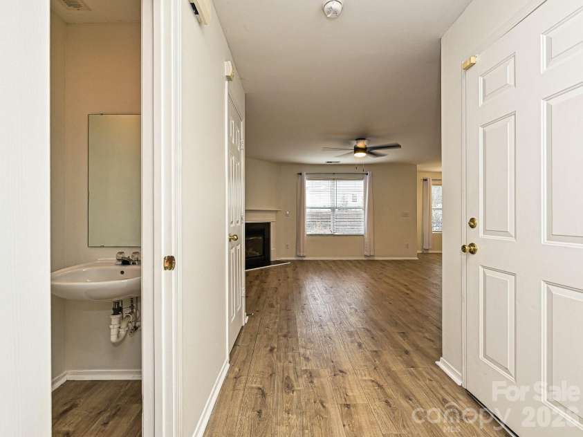 8712 Westhope Street, Charlotte, NC 28216.  MLS# CAR4352086, YatesRealty ID 3184. 