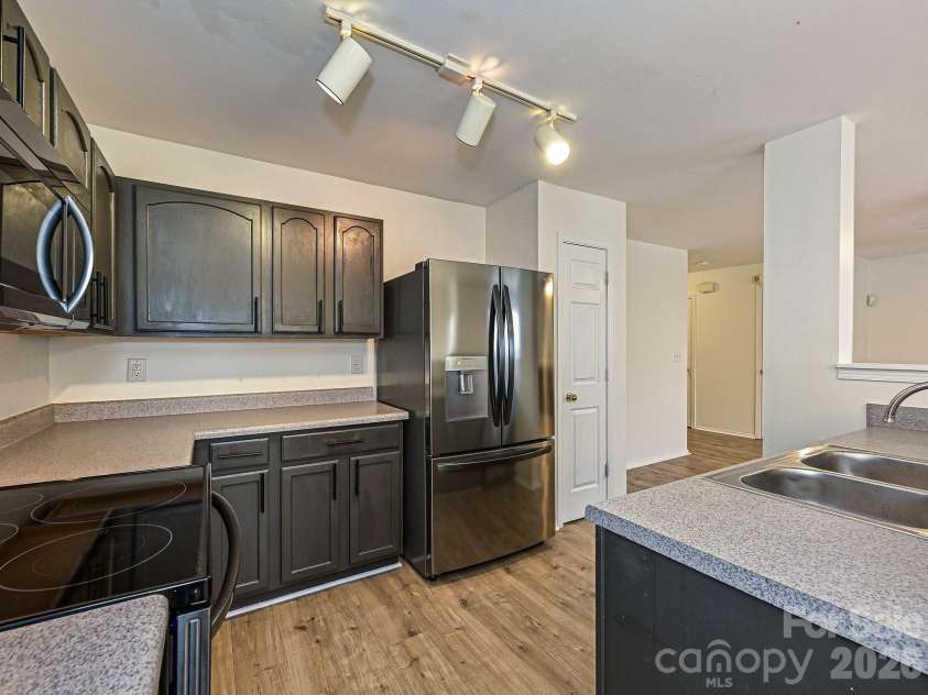 8712 Westhope Street, Charlotte, NC 28216.  MLS# CAR4352086, YatesRealty ID 3184. 