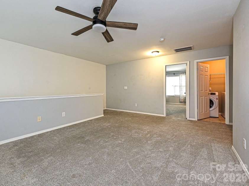 8712 Westhope Street, Charlotte, NC 28216.  MLS# CAR4352086, YatesRealty ID 3184. 