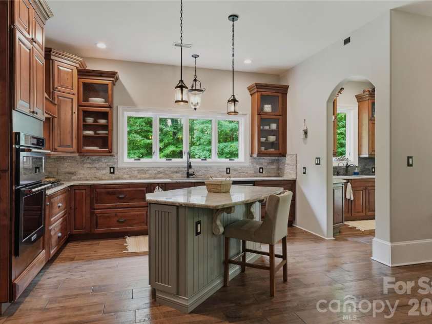 9860 Harvest Lane, Davidson, NC 28036.  MLS# CAR4386863, YatesRealty ID 31840. 