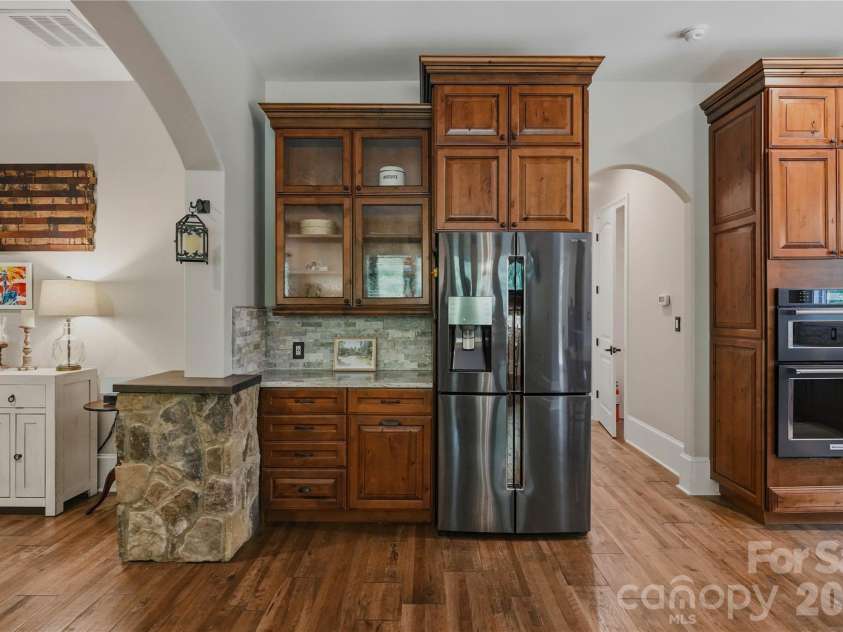 9860 Harvest Lane, Davidson, NC 28036.  MLS# CAR4386863, YatesRealty ID 31840. 
