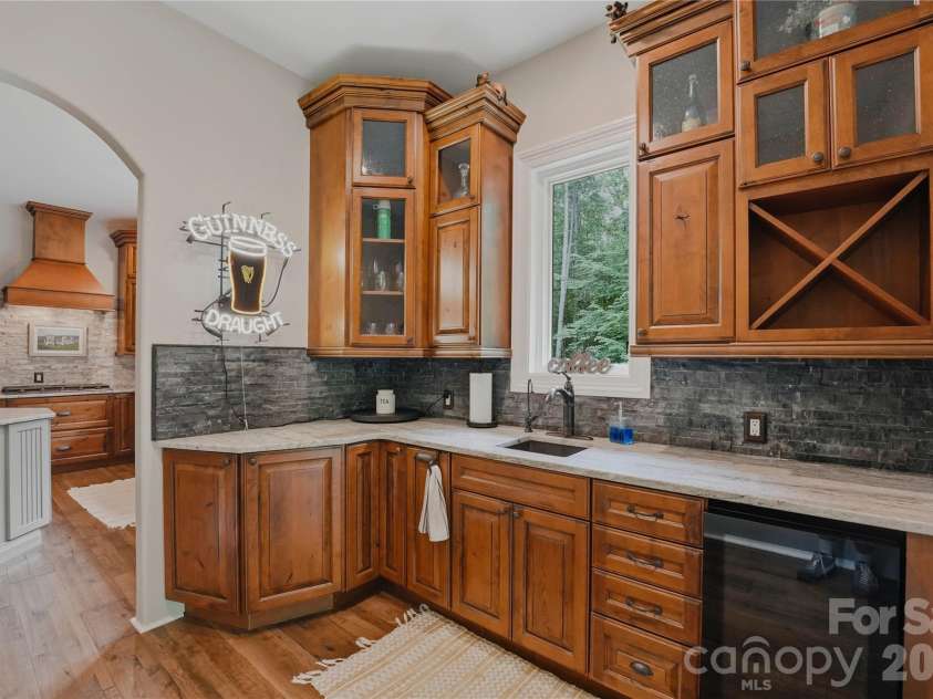 9860 Harvest Lane, Davidson, NC 28036.  MLS# CAR4386863, YatesRealty ID 31840. 