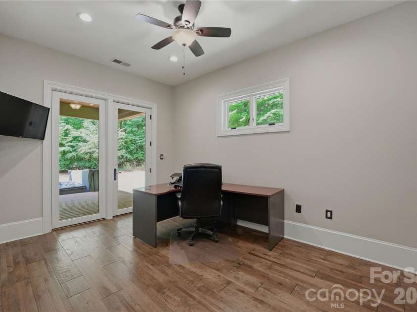 9860 Harvest Lane, Davidson, NC 28036.  MLS# CAR4386863, YatesRealty ID 31840. 