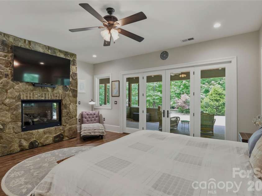 9860 Harvest Lane, Davidson, NC 28036.  MLS# CAR4386863, YatesRealty ID 31840. 