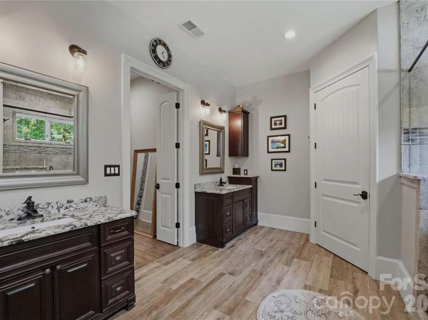 9860 Harvest Lane, Davidson, NC 28036.  MLS# CAR4386863, YatesRealty ID 31840. 
