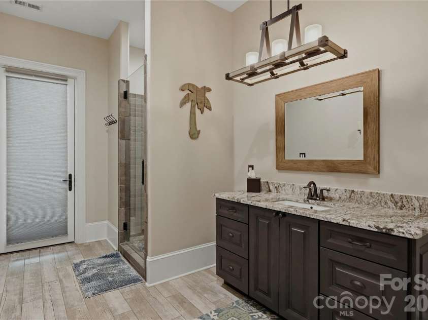9860 Harvest Lane, Davidson, NC 28036.  MLS# CAR4386863, YatesRealty ID 31840. 