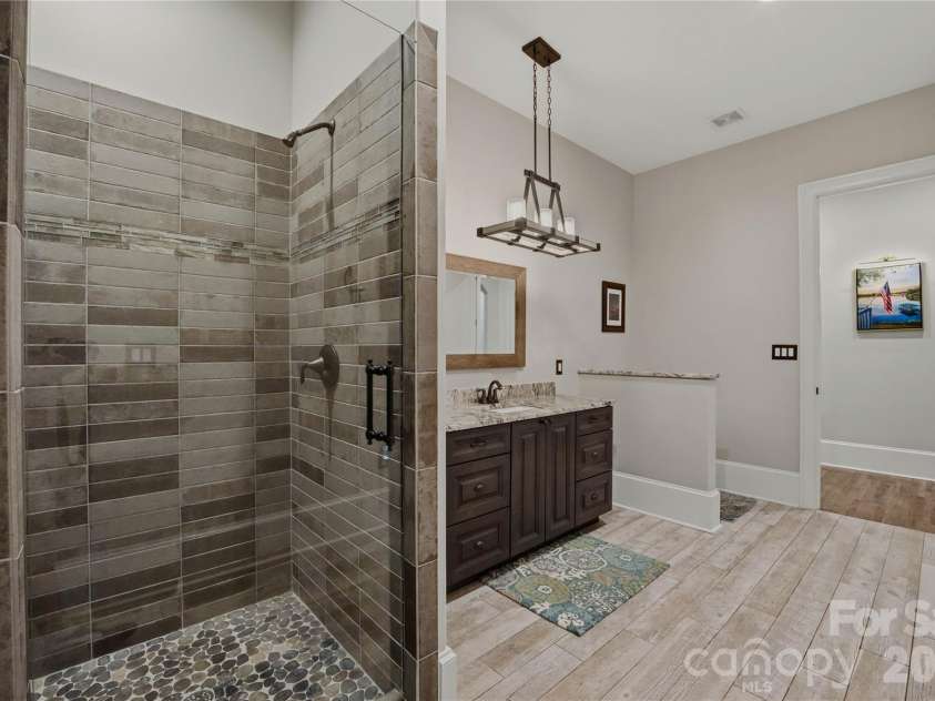 9860 Harvest Lane, Davidson, NC 28036.  MLS# CAR4386863, YatesRealty ID 31840. 
