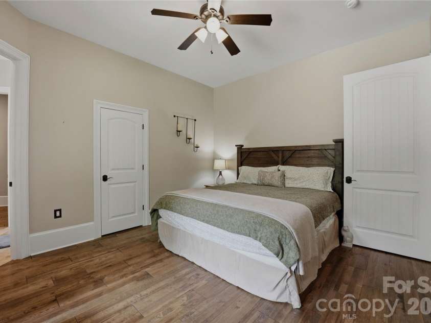 9860 Harvest Lane, Davidson, NC 28036.  MLS# CAR4386863, YatesRealty ID 31840. 