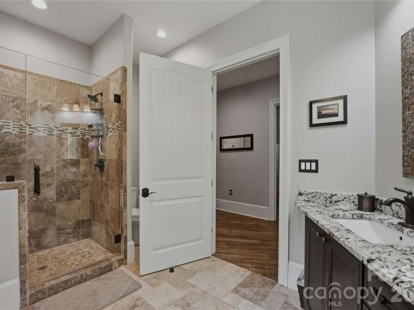 9860 Harvest Lane, Davidson, NC 28036.  MLS# CAR4386863, YatesRealty ID 31840. 