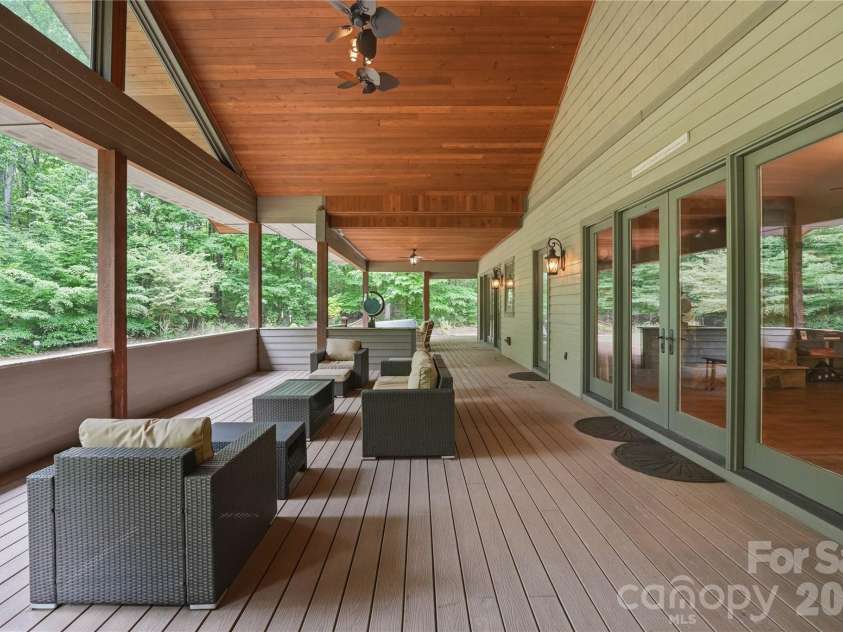 9860 Harvest Lane, Davidson, NC 28036.  MLS# CAR4386863, YatesRealty ID 31840. 