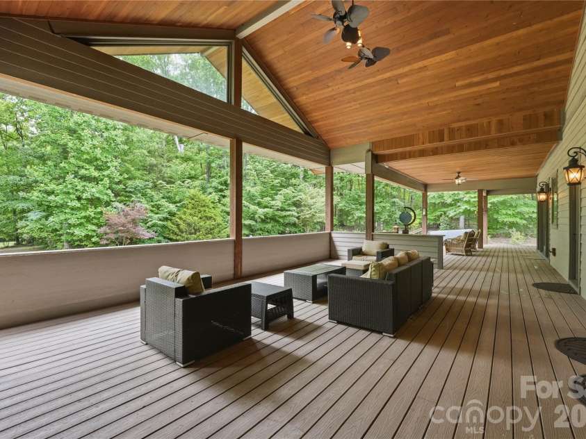 9860 Harvest Lane, Davidson, NC 28036.  MLS# CAR4386863, YatesRealty ID 31840. 