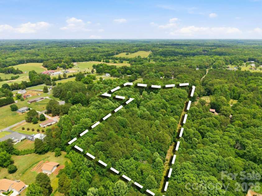 9860 Harvest Lane, Davidson, NC 28036.  MLS# CAR4386863, YatesRealty ID 31840. 