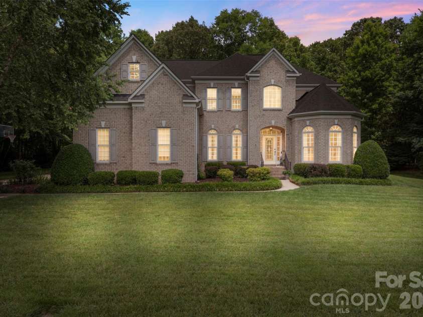 1257 Waynewood Drive, Waxhaw, NC 28173.  MLS# CAR4385203, YatesRealty ID 31841. 
