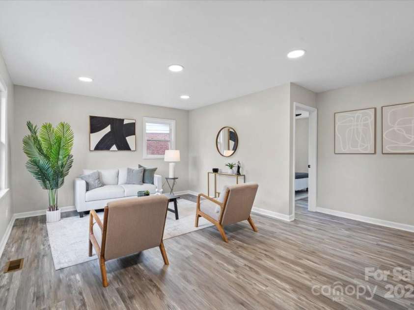 1645 Memorial Drive, Rock Hill, SC 29730.  MLS# CAR4287227, YatesRealty ID 31841. 