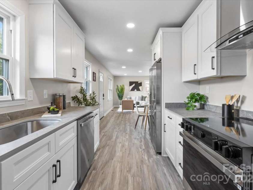 1645 Memorial Drive, Rock Hill, SC 29730.  MLS# CAR4287227, YatesRealty ID 31841. 