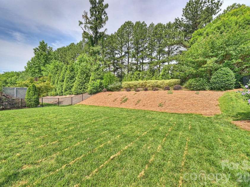3729 Benseval Lane, Matthews, NC 28105.  MLS# CAR4382542, YatesRealty ID 31842. A place to play
