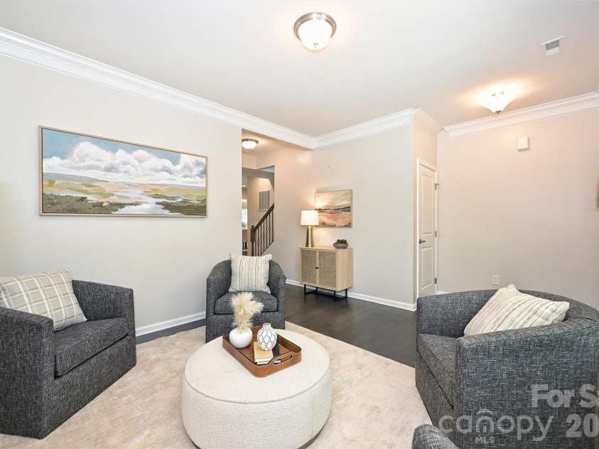 3729 Benseval Lane, Matthews, NC 28105.  MLS# CAR4382542, YatesRealty ID 31842. Great place to have a conversation