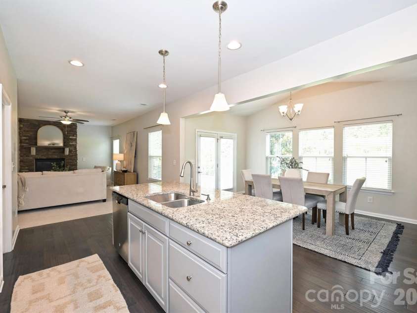 3729 Benseval Lane, Matthews, NC 28105.  MLS# CAR4382542, YatesRealty ID 31842. Kitchen has a walk in Pantry