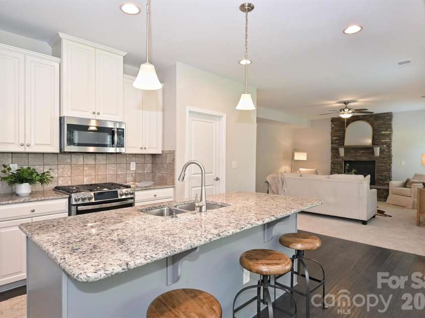 3729 Benseval Lane, Matthews, NC 28105.  MLS# CAR4382542, YatesRealty ID 31842. Large island