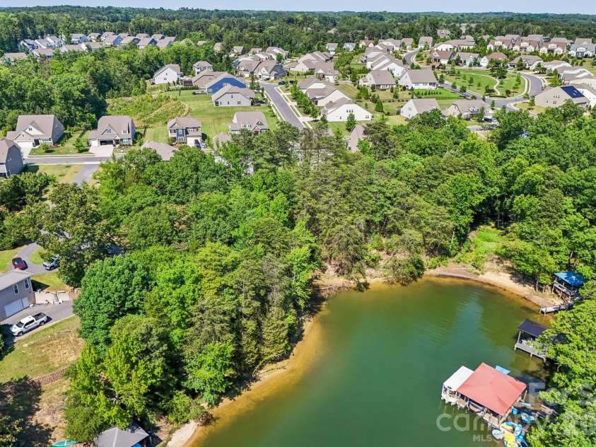 17810 Burnt Hickory Drive, Charlotte, NC 28278.  MLS# CAR4390636, YatesRealty ID 31843. 