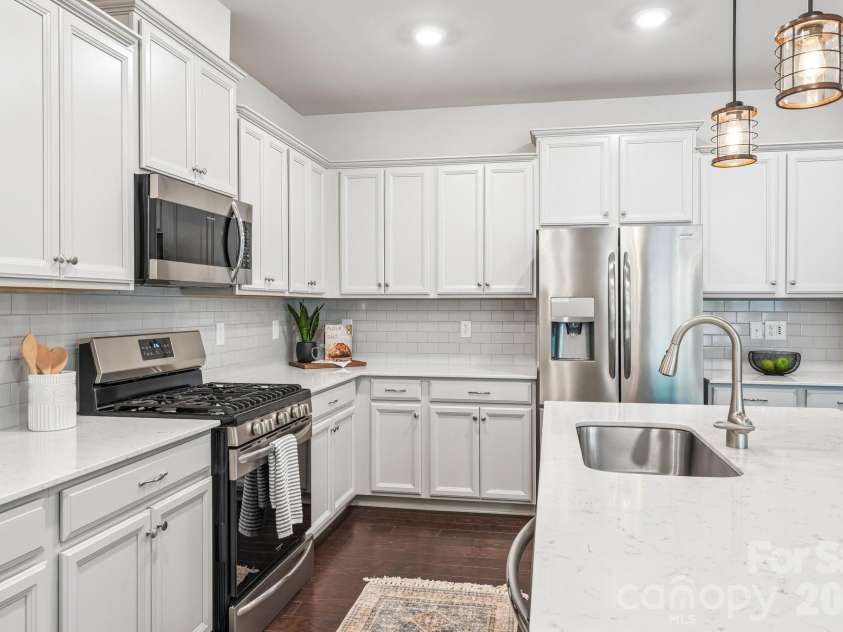 17810 Burnt Hickory Drive, Charlotte, NC 28278.  MLS# CAR4390636, YatesRealty ID 31843. 