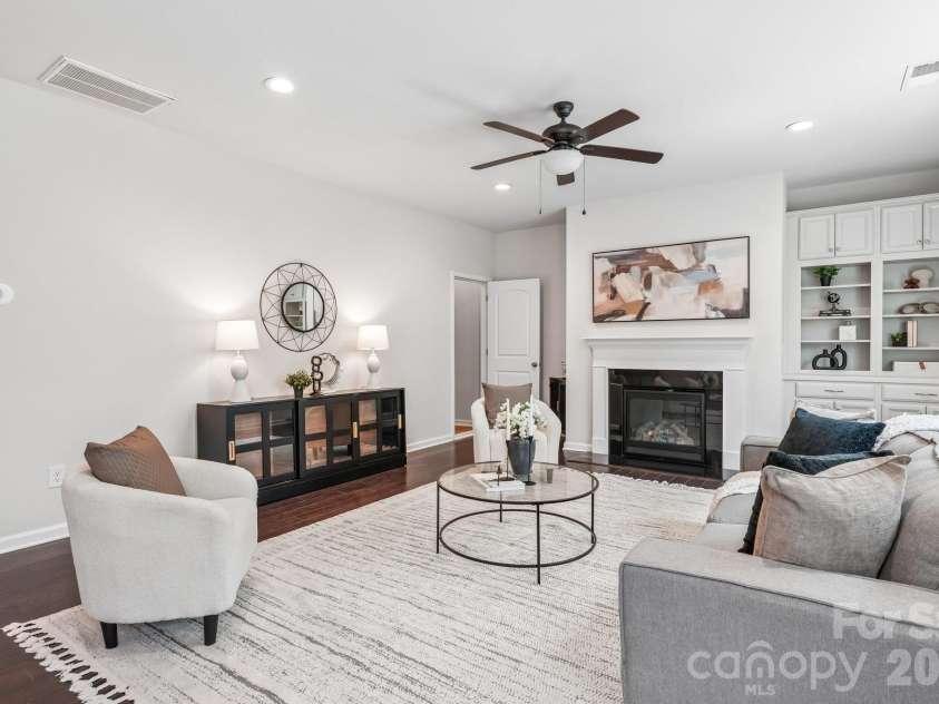 17810 Burnt Hickory Drive, Charlotte, NC 28278.  MLS# CAR4390636, YatesRealty ID 31843. 