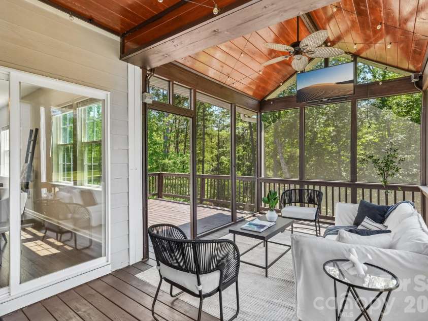 17810 Burnt Hickory Drive, Charlotte, NC 28278.  MLS# CAR4390636, YatesRealty ID 31843. 