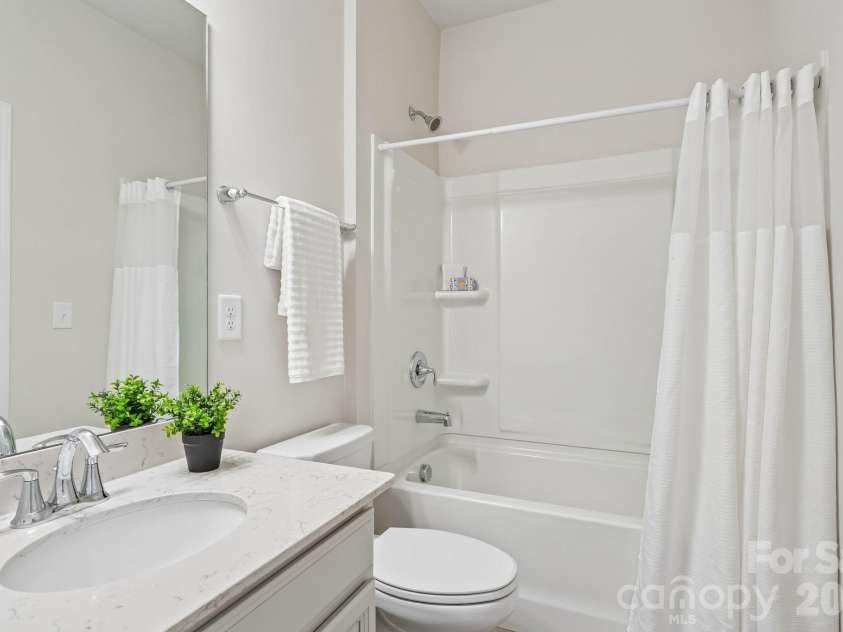 17810 Burnt Hickory Drive, Charlotte, NC 28278.  MLS# CAR4390636, YatesRealty ID 31843. 