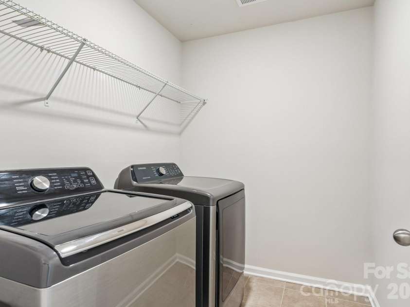 17810 Burnt Hickory Drive, Charlotte, NC 28278.  MLS# CAR4390636, YatesRealty ID 31843. 