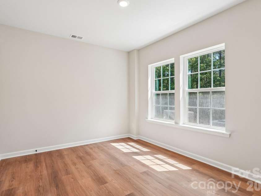 17810 Burnt Hickory Drive, Charlotte, NC 28278.  MLS# CAR4390636, YatesRealty ID 31843. 