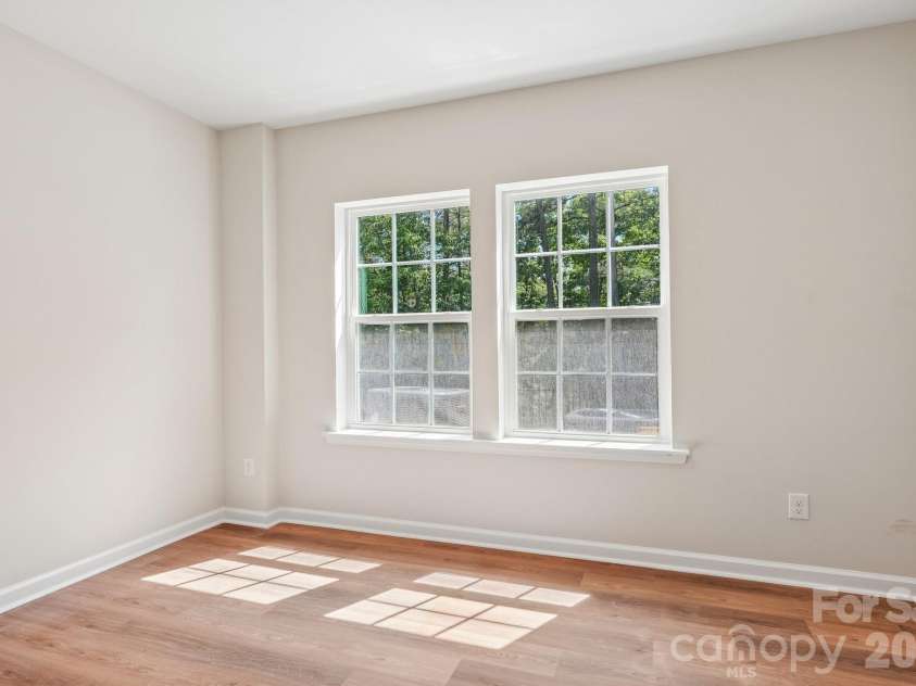17810 Burnt Hickory Drive, Charlotte, NC 28278.  MLS# CAR4390636, YatesRealty ID 31843. 
