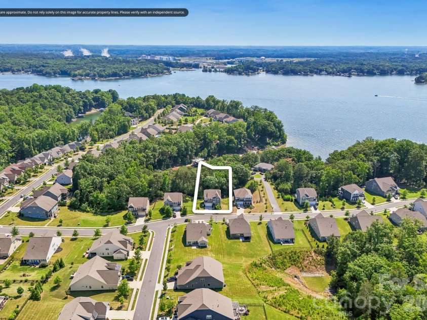 17810 Burnt Hickory Drive, Charlotte, NC 28278.  MLS# CAR4390636, YatesRealty ID 31843. 