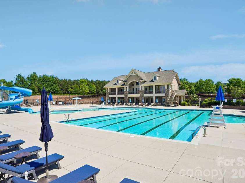 17810 Burnt Hickory Drive, Charlotte, NC 28278.  MLS# CAR4390636, YatesRealty ID 31843. 