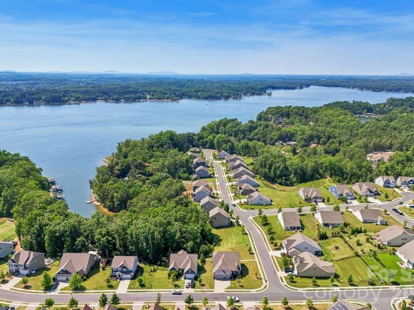 17810 Burnt Hickory Drive, Charlotte, NC 28278.  MLS# CAR4390636, YatesRealty ID 31843. 