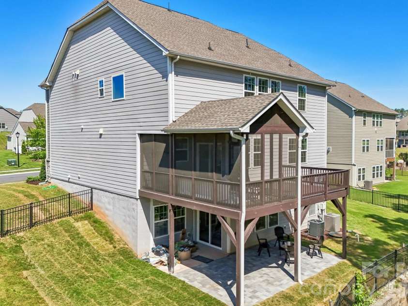 17810 Burnt Hickory Drive, Charlotte, NC 28278.  MLS# CAR4390636, YatesRealty ID 31843. 