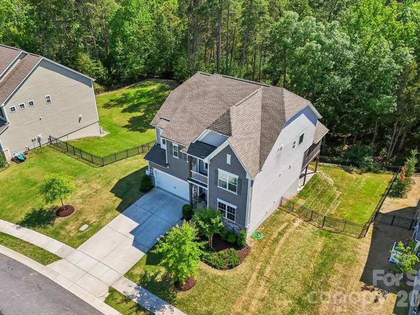 17810 Burnt Hickory Drive, Charlotte, NC 28278.  MLS# CAR4390636, YatesRealty ID 31843. 
