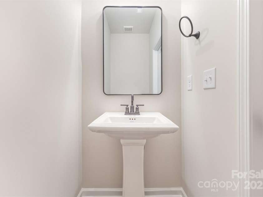 3719 Davis Avenue, Charlotte, NC 28208.  MLS# CAR4307007, YatesRealty ID 31843. 